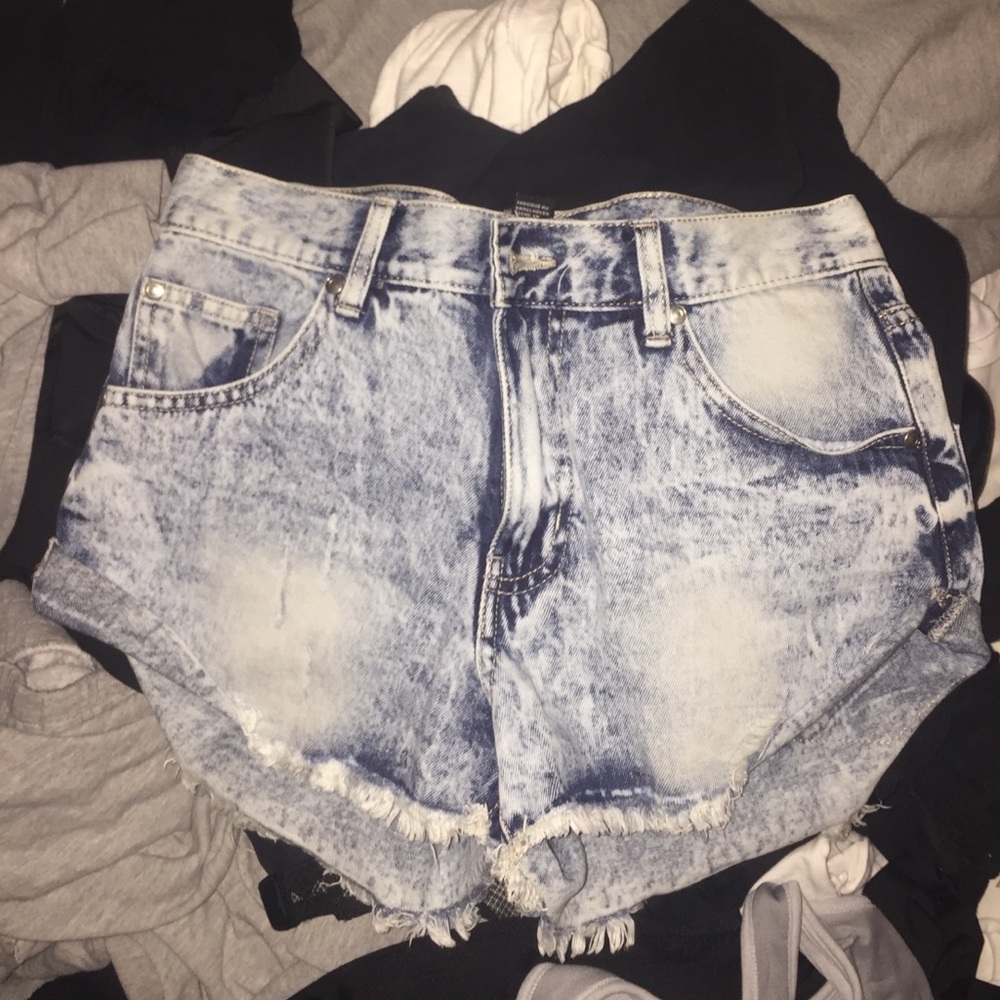 High wasted denim shorts
